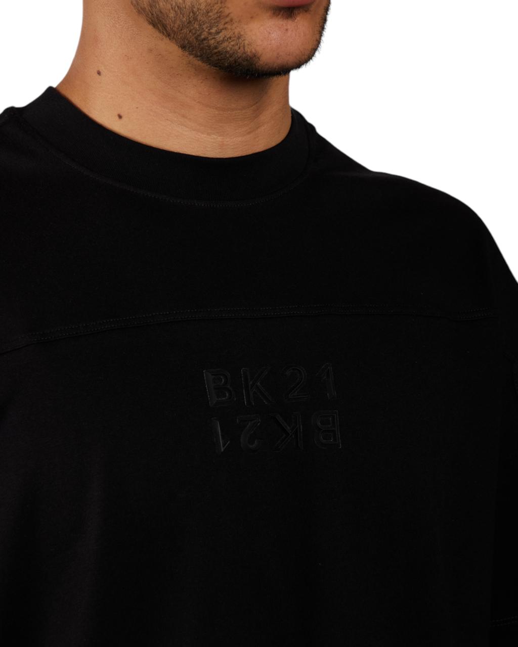 CAMISETA OVERSIZED 21 RELIEVE NEGRA