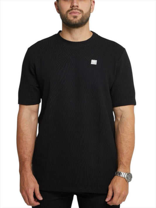 CAMISETA REGULAR NEGRO