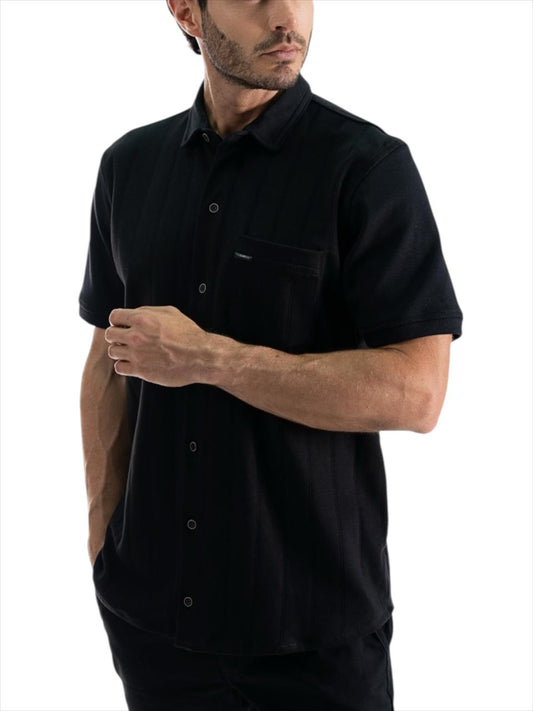 CAMISA CUELLO NEGRA