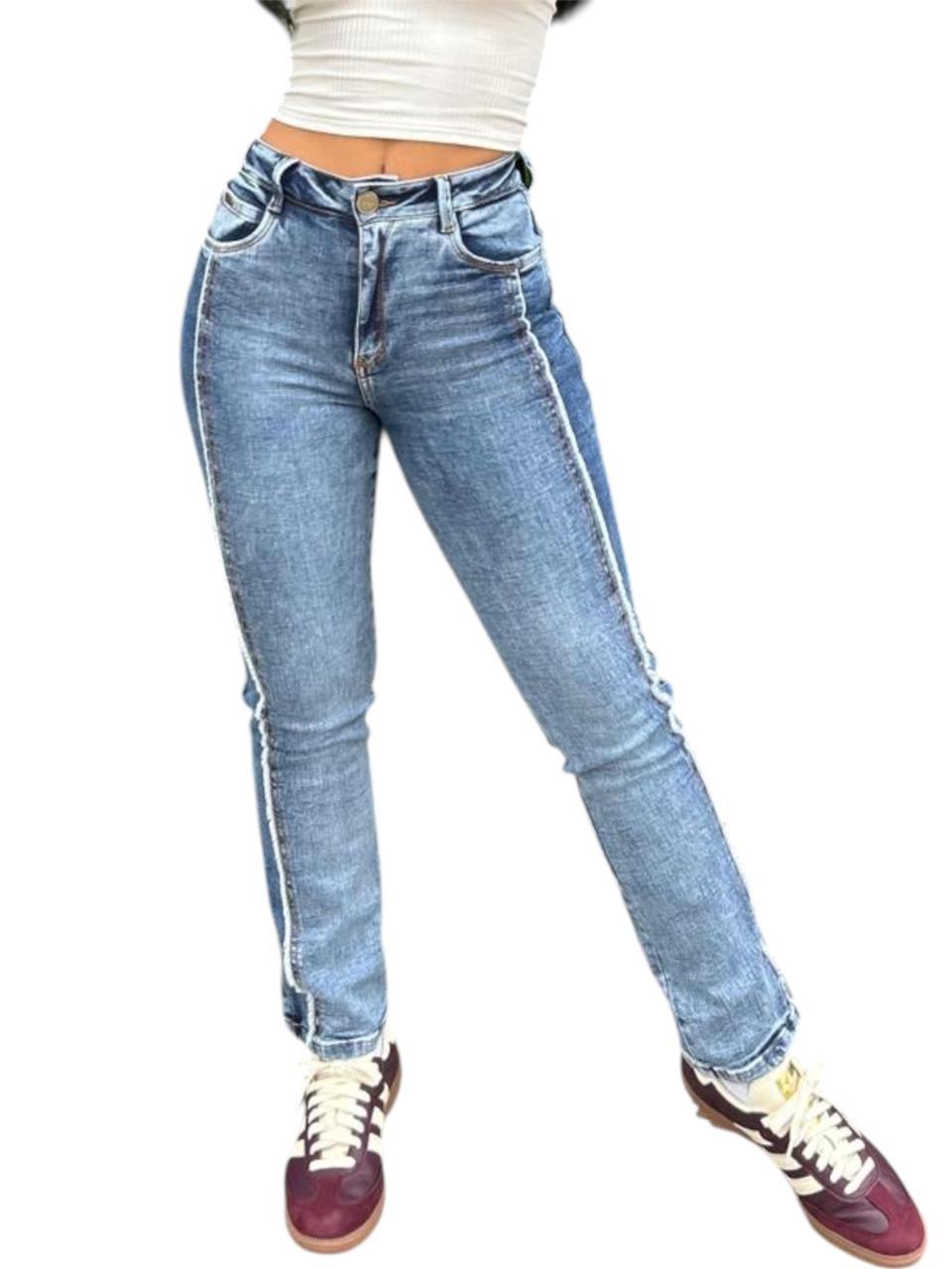 JEAN BOTA RECTA CORTE