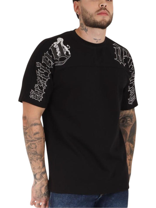 CAMISETA NEGRA CORTES